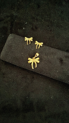 وزن کل نیم ست یک گرم و 700 سوت