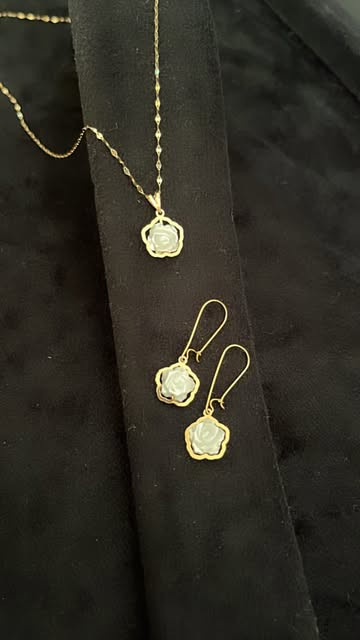 وزن گوشواره ۳۵۰ سوت